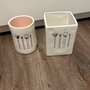 makeup brush cups